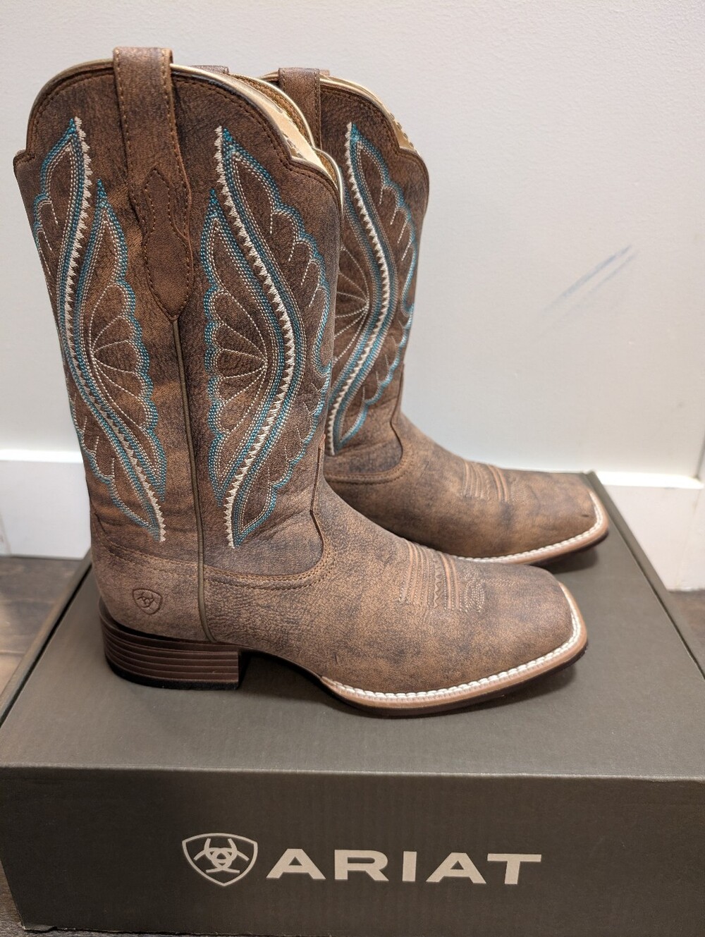 Women's Ariat PrimeTime Brown Western Boots Wide Square Toe Size 8B